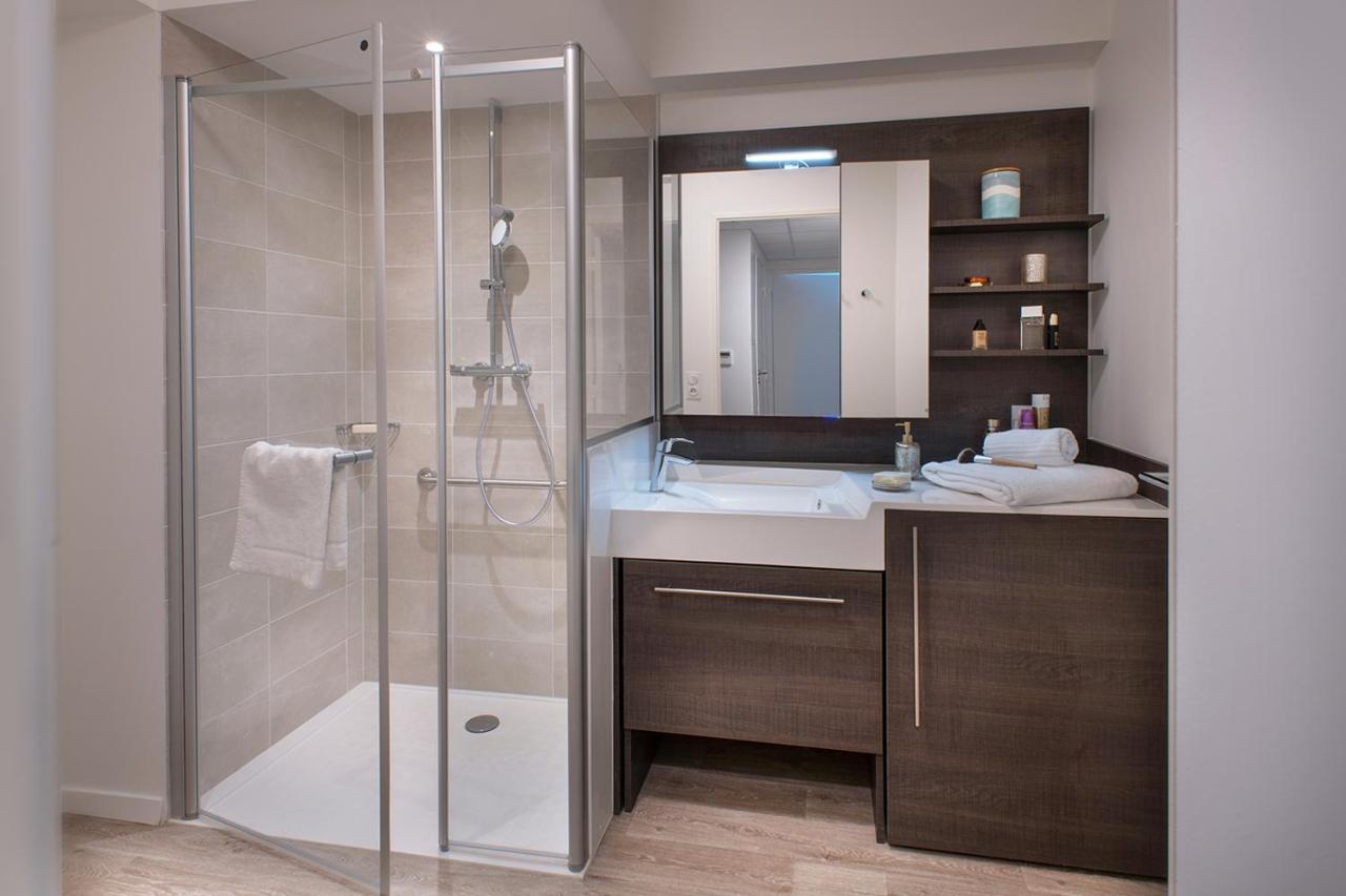 Residence Services Seniors Domitys Les Eaux Vives Дин Ле Бен Екстериор снимка
