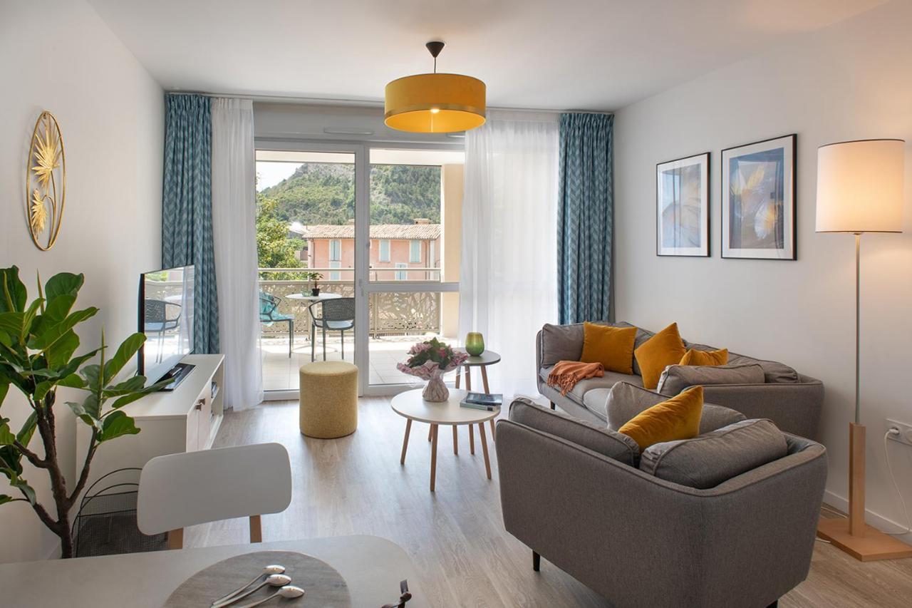 Residence Services Seniors Domitys Les Eaux Vives Дин Ле Бен Екстериор снимка